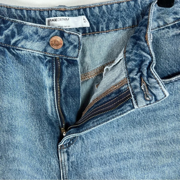 Garage Women's Vintage Cutoff Jean Shorts Blue Medium Wash Denim Classic Sz 32x4 - Picture 6 of 11